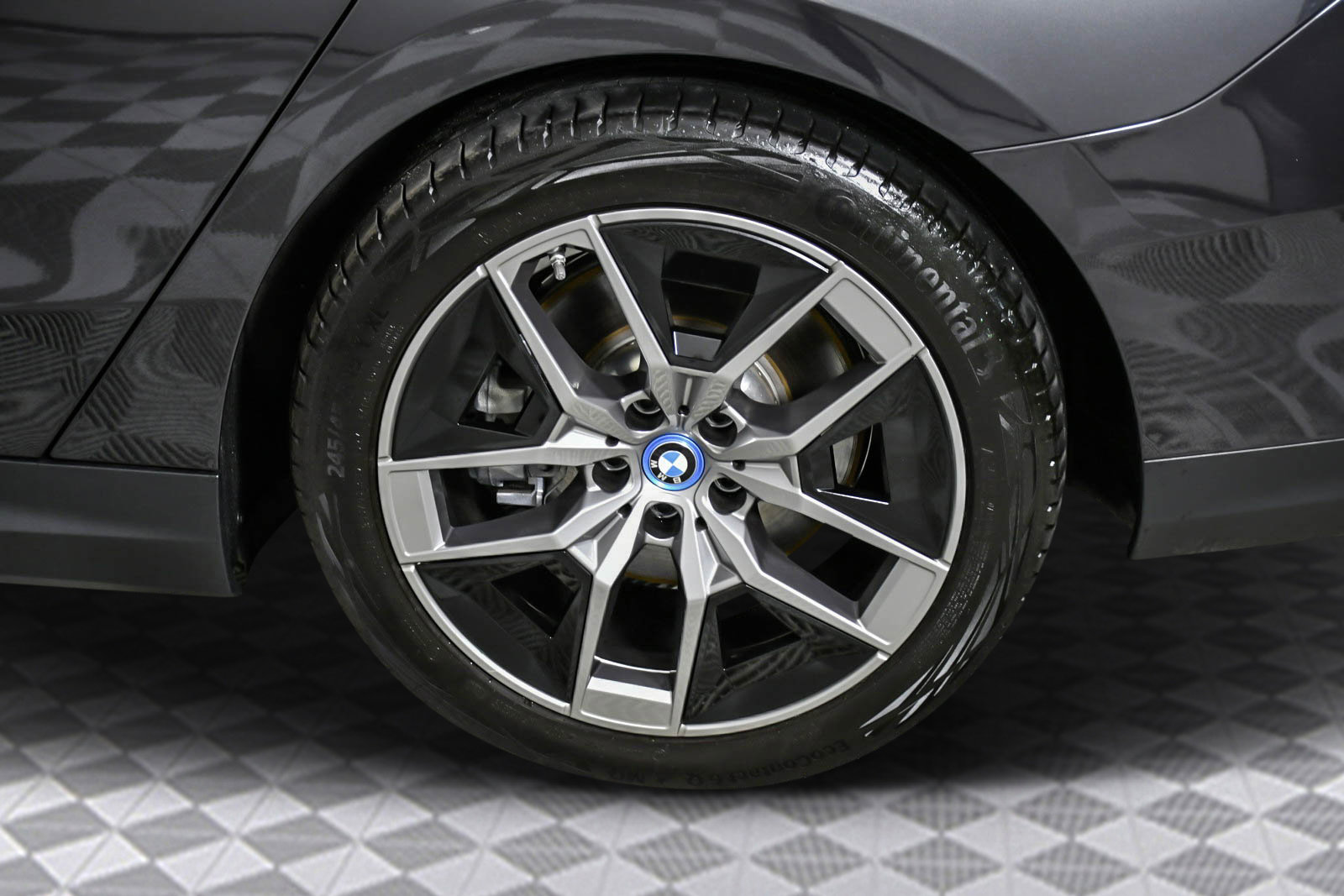 Used 2025 BMW i5 xDrive40 w/ Premium Package image 34