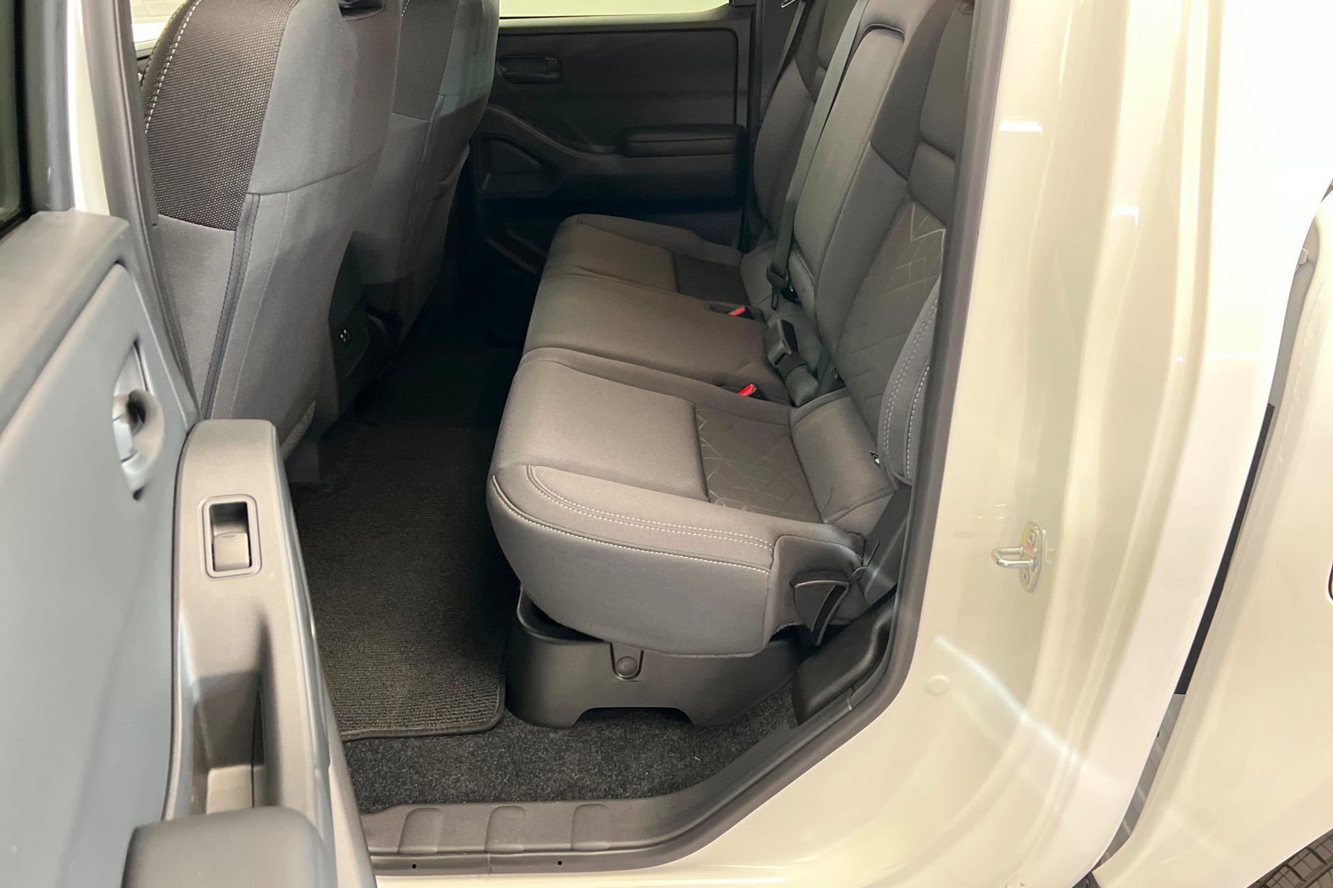 New 2026 Nissan Frontier SV w/ Tow Package AWD/4WD image 21