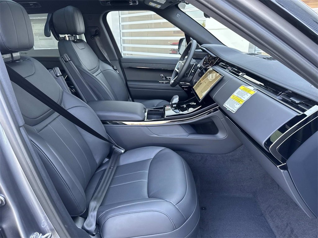 New 2025 Land Rover Range Rover Sport SE image 10