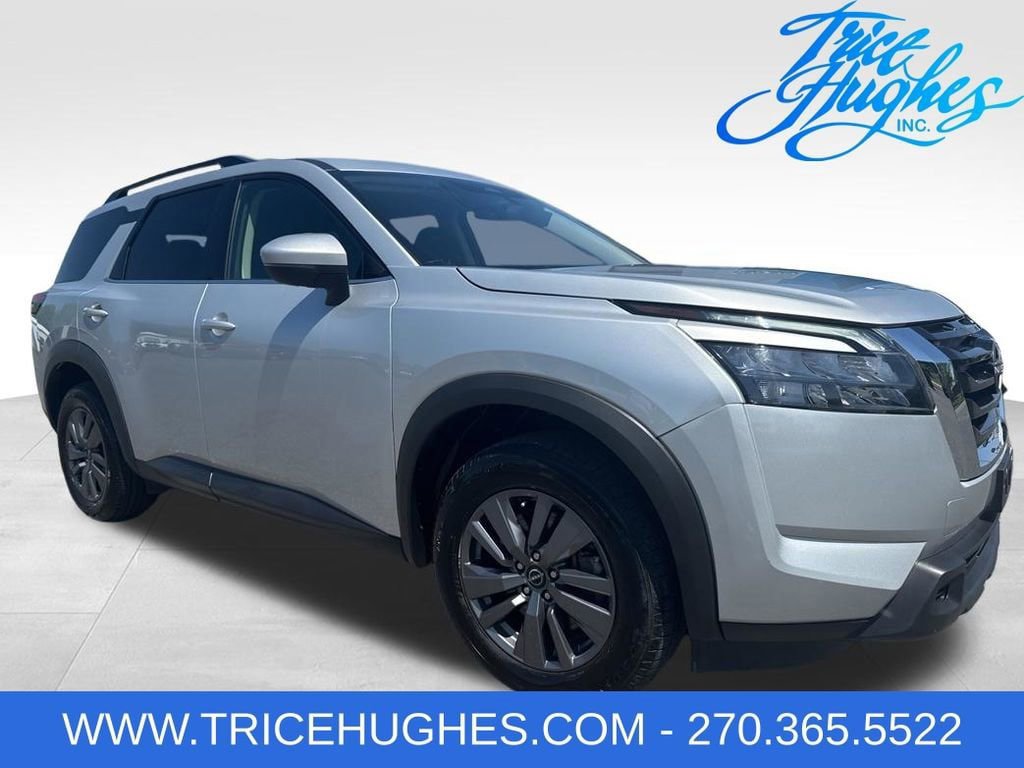 Used 2024 Nissan Pathfinder SV