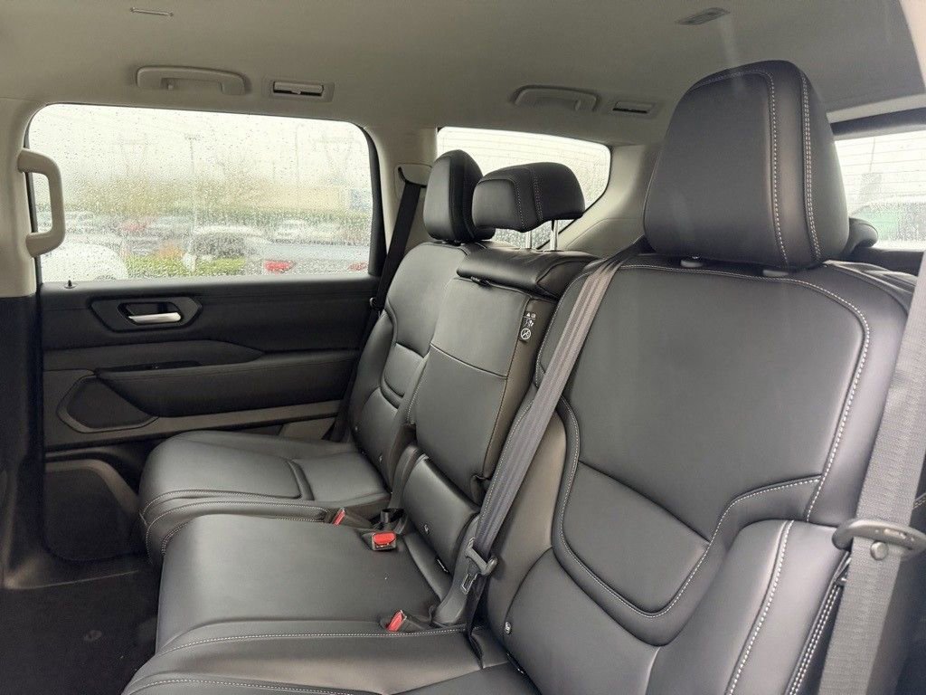 New 2026 Nissan Armada SV image 28