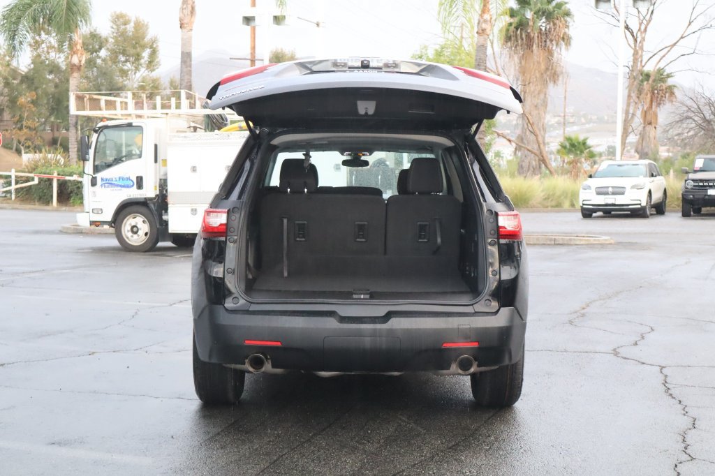 Used 2021 Chevrolet Traverse LS FWD image 34