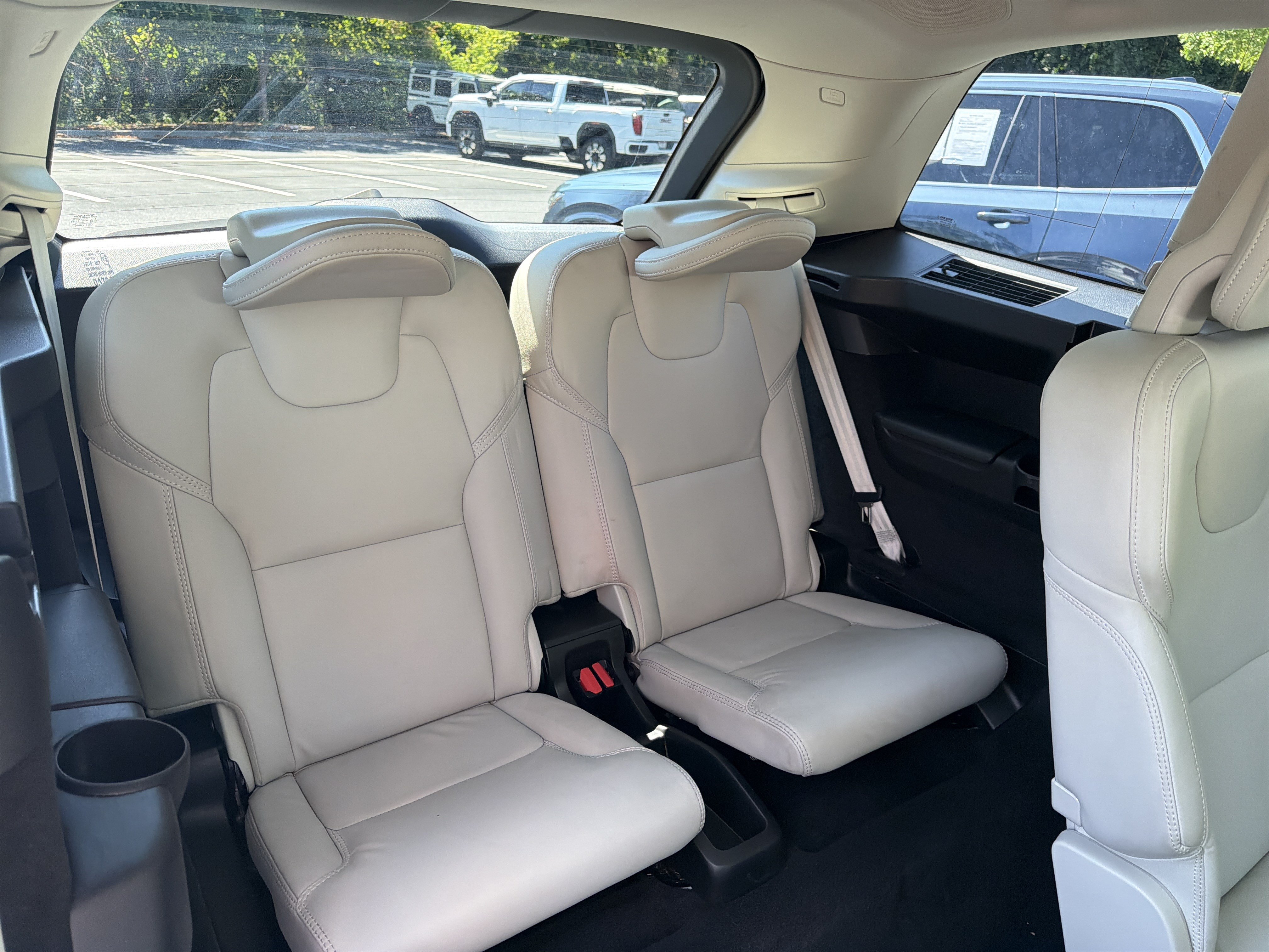 Certified 2024 Volvo XC90 T8 Ultimate w/ Protection Package Premier AWD/4WD image 33
