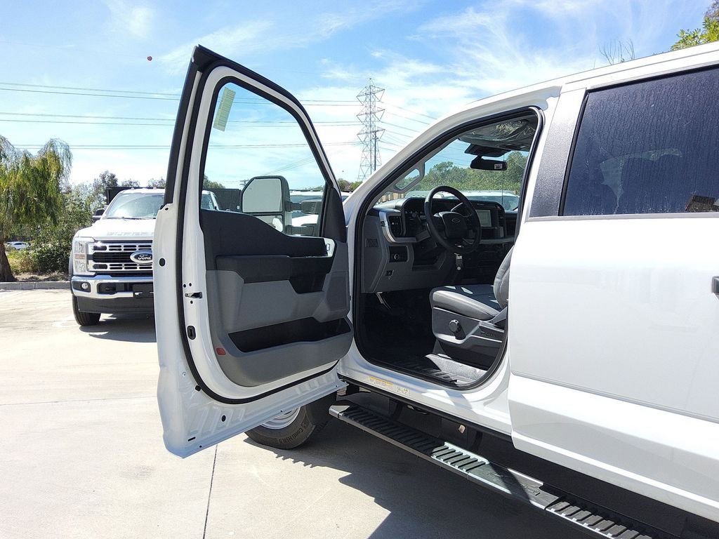 New 2026 Ford F550 2WD Crew Cab image 5