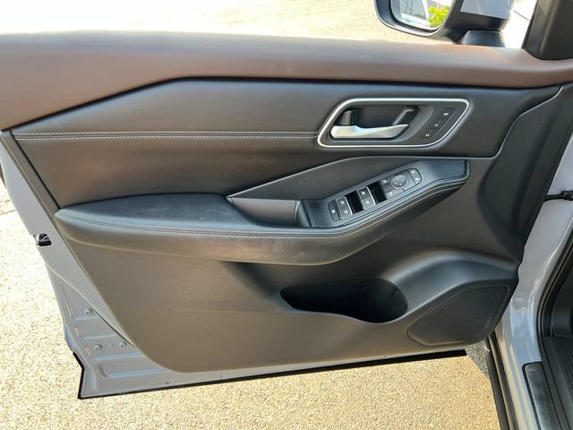 Used 2023 Nissan Rogue Platinum w/ Platinum Premium Package AWD/4WD image 11