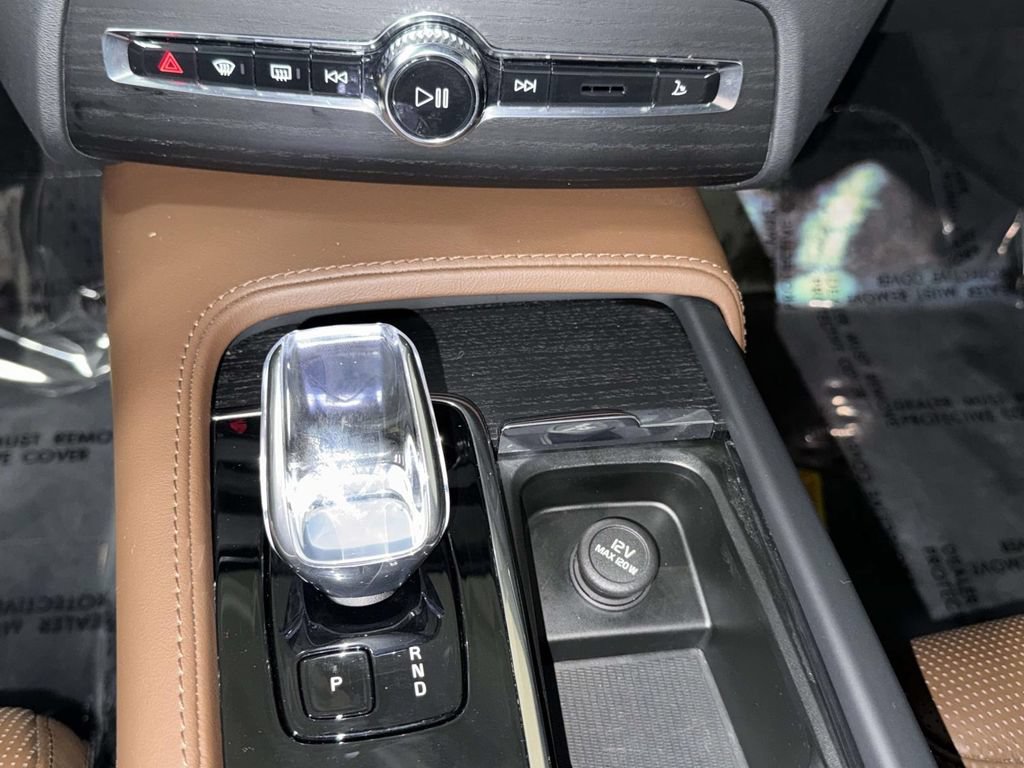 Used 2024 Volvo XC90 T8 Ultimate AWD/4WD image 24