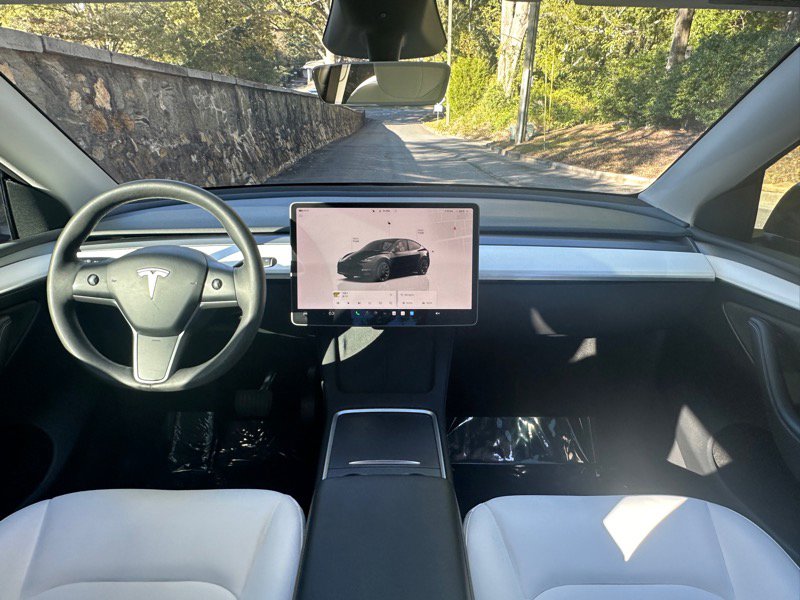 Used 2023 Tesla Model Y Long Range image 2