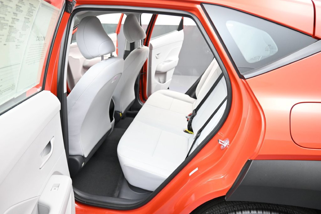 Certified 2026 Hyundai Kona SE FWD image 11