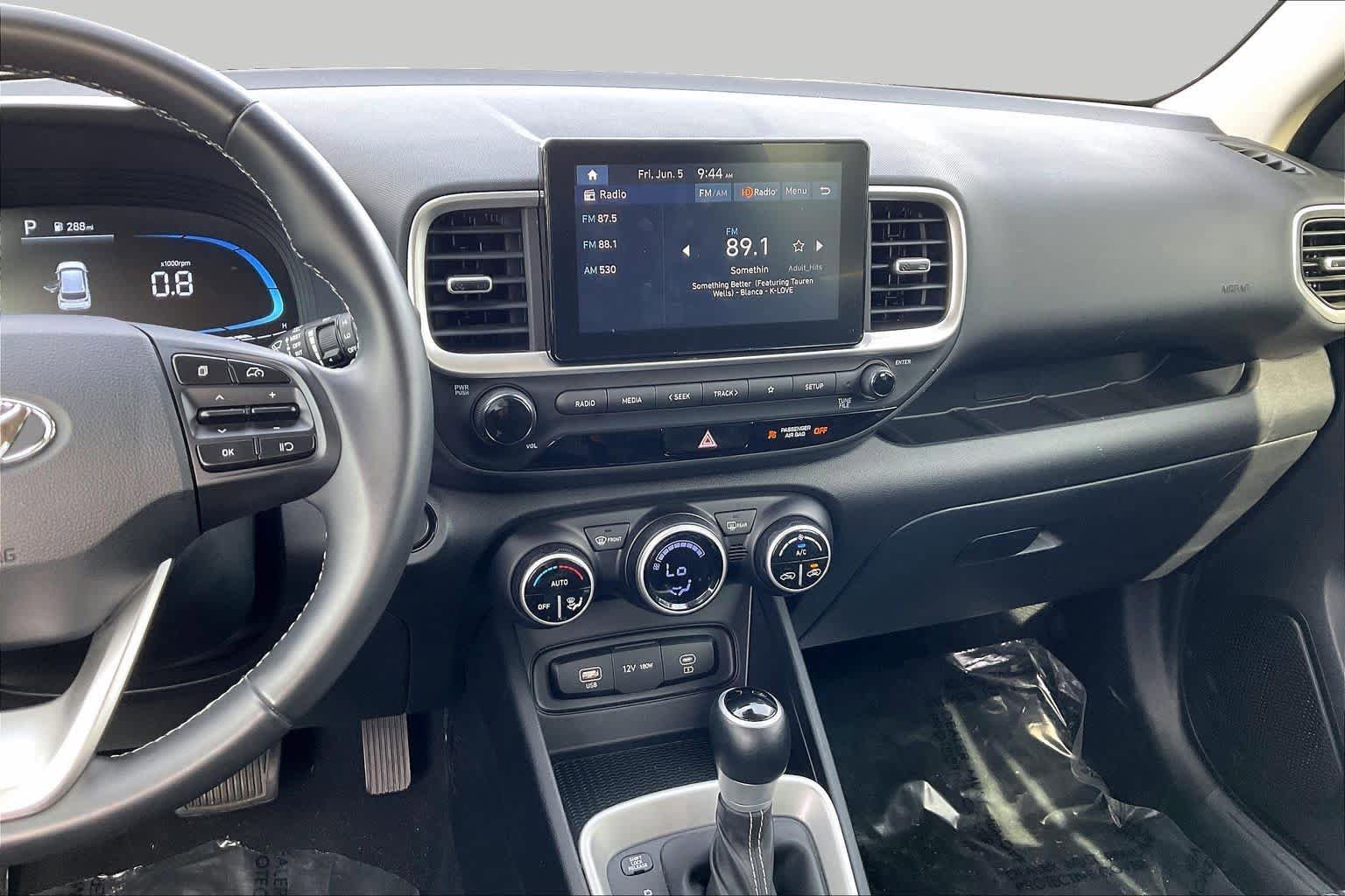 Used 2025 Hyundai Venue SEL FWD image 7