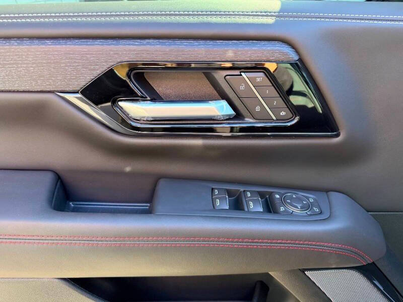 Used 2025 GMC Yukon AT4 Ultimate w/ LPO, Floor Liner Package AWD/4WD image 19