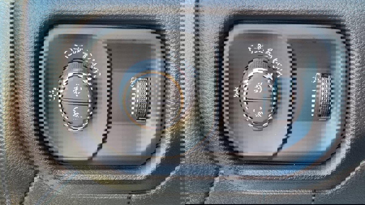 Used 2024 RAM 2500 Big Horn w/ Bed Utility Group image 17