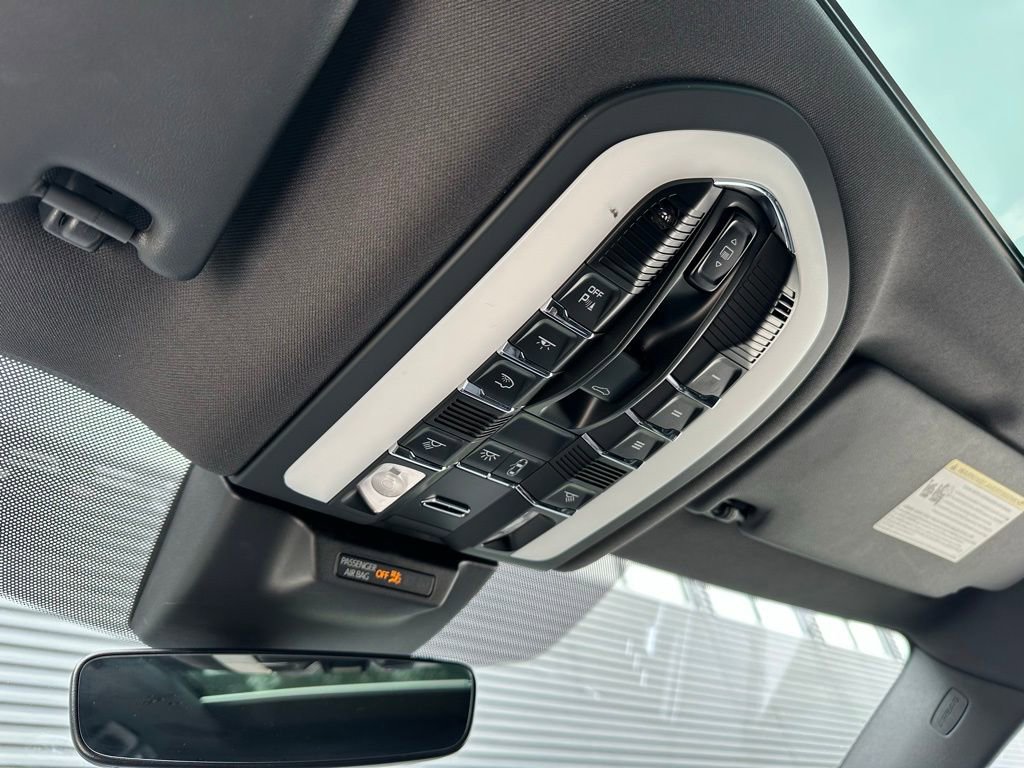 Certified 2025 Porsche Macan Turbo image 35