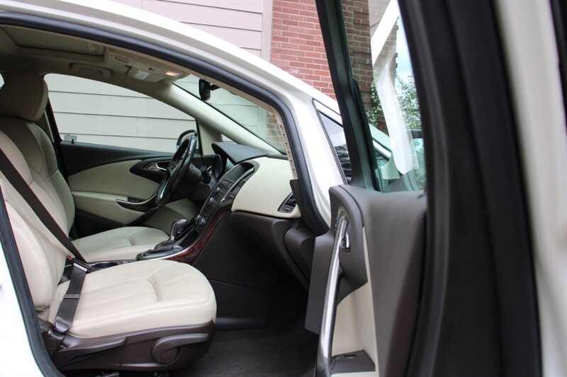 Used 2014 Buick Verano Leather FWD image 13