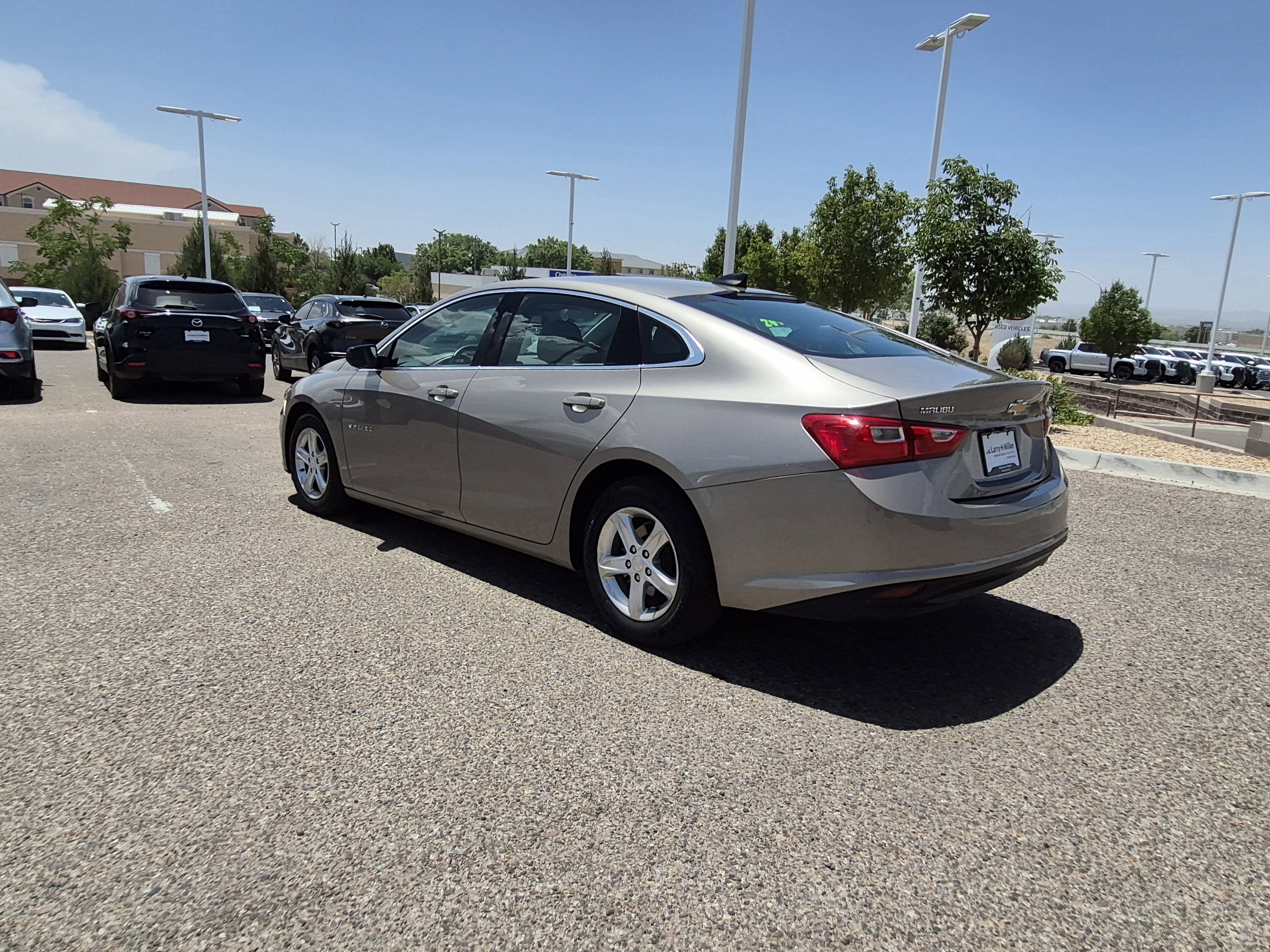 Used 2023 Chevrolet Malibu LS FWD image 3