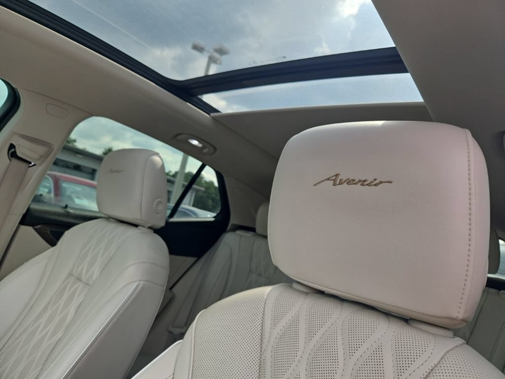 Used 2022 Buick Envision Avenir w/ Technology Package II AWD/4WD image 16