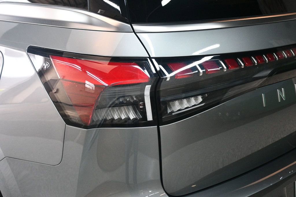 Used 2025 INFINITI QX80 Sensory image 14