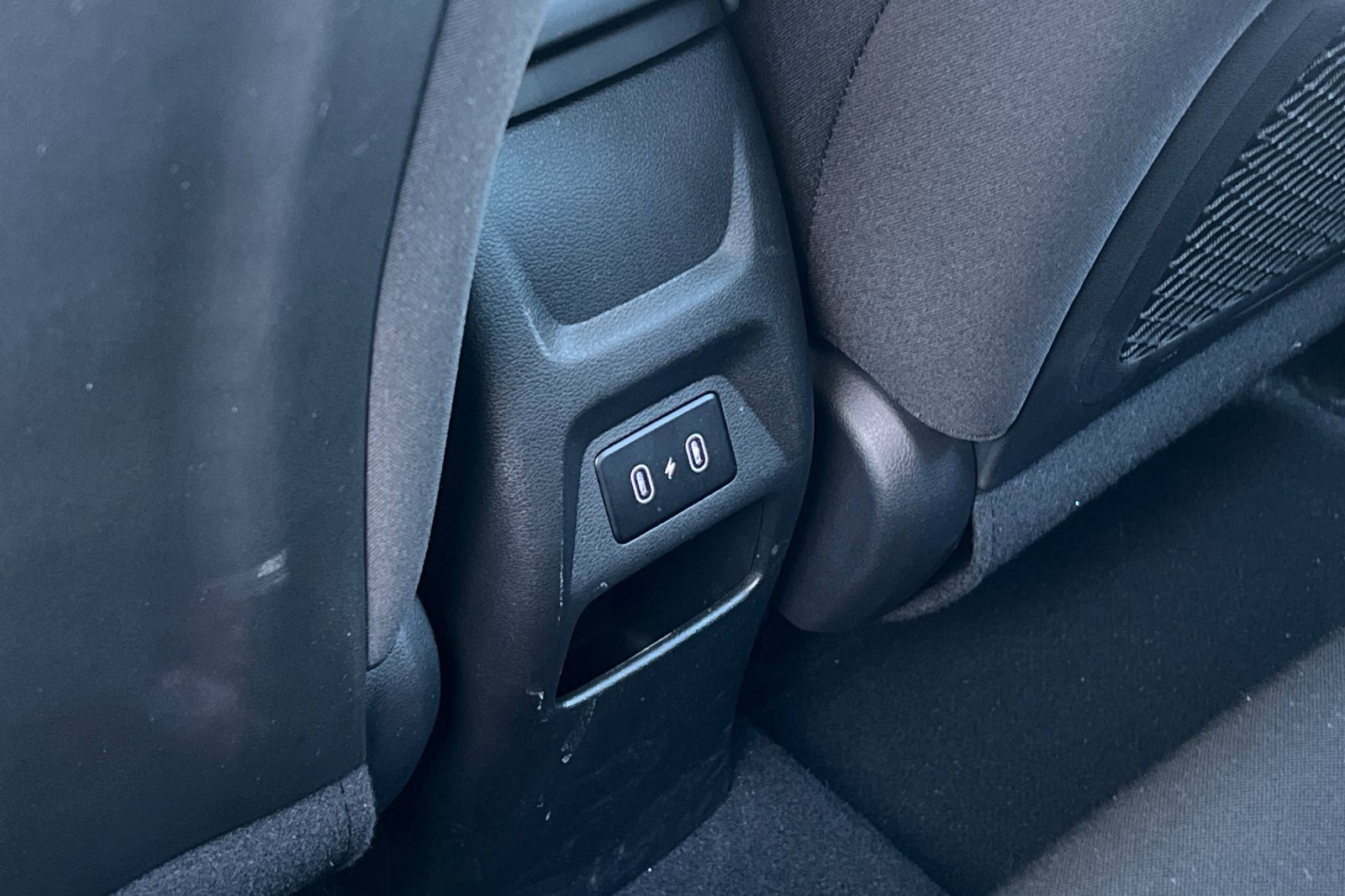 Certified 2025 Hyundai Venue SEL image 17