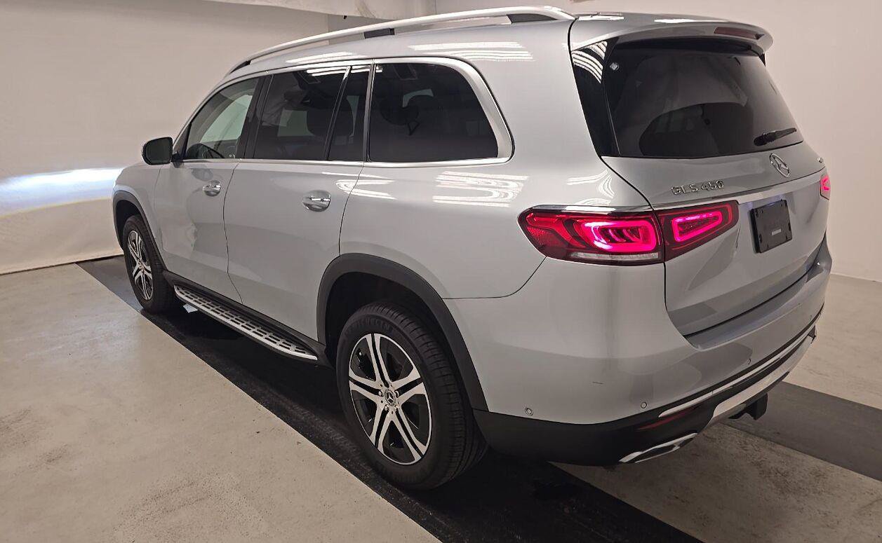 Used 2022 Mercedes-Benz GLS 450 4MATIC image 4