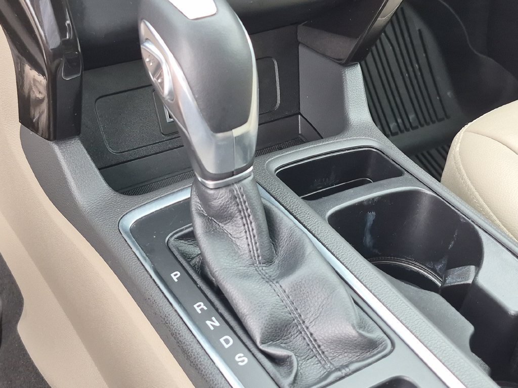 Used 2018 Ford Escape Titanium w/ Ford Safe & Smart Package FWD image 24