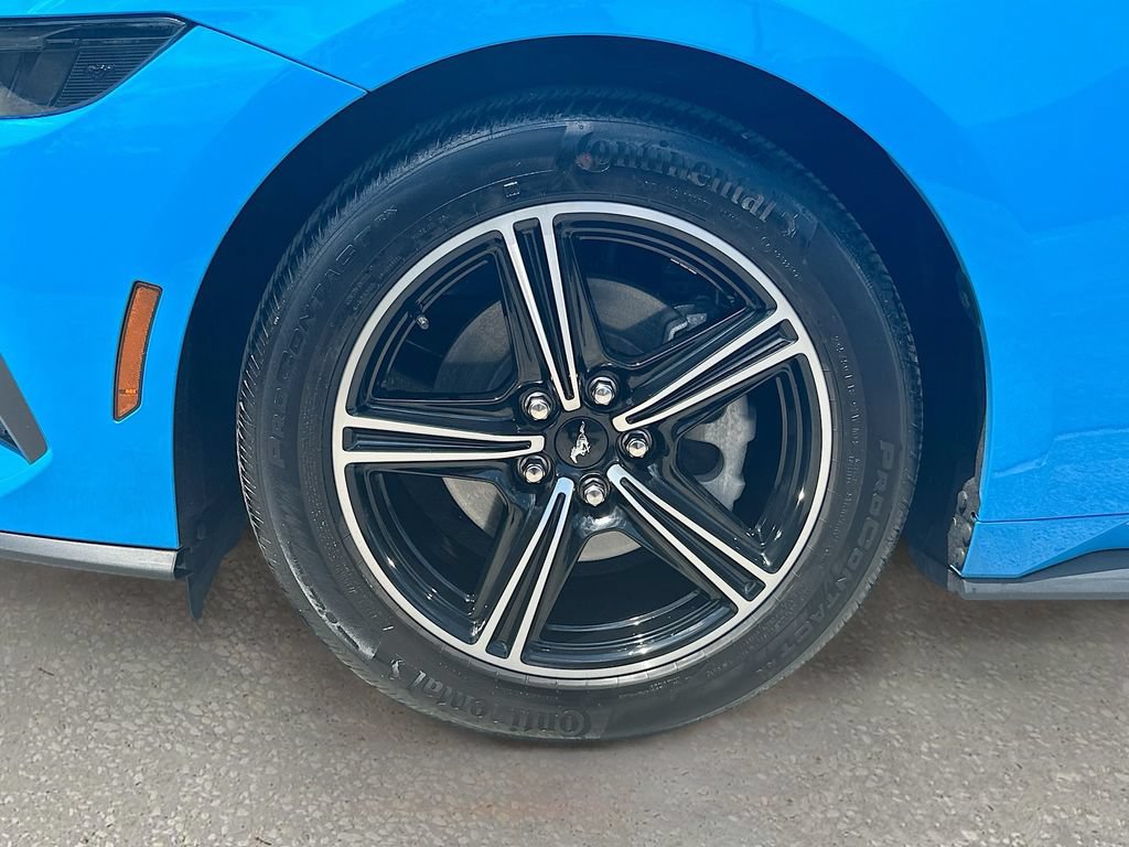 Used 2025 Ford Mustang Coupe RWD image 28