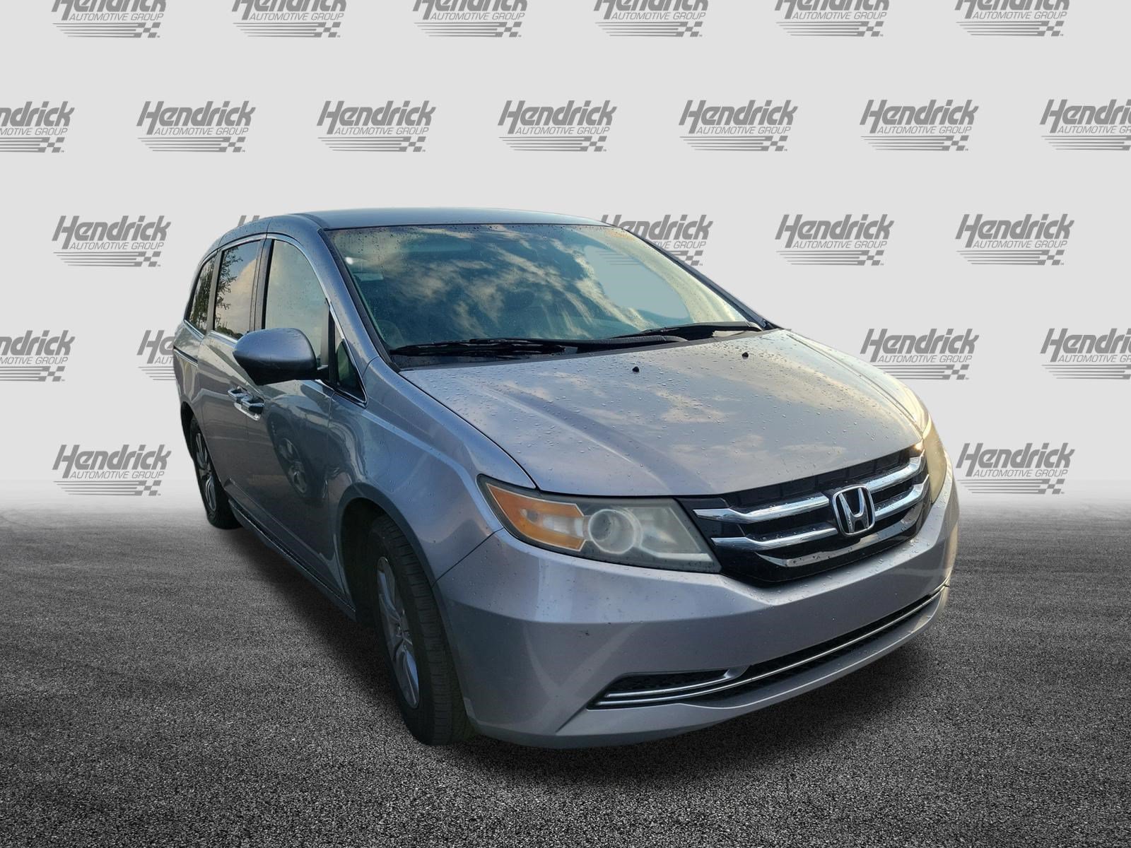 Used 2017 Honda Odyssey SE image 2