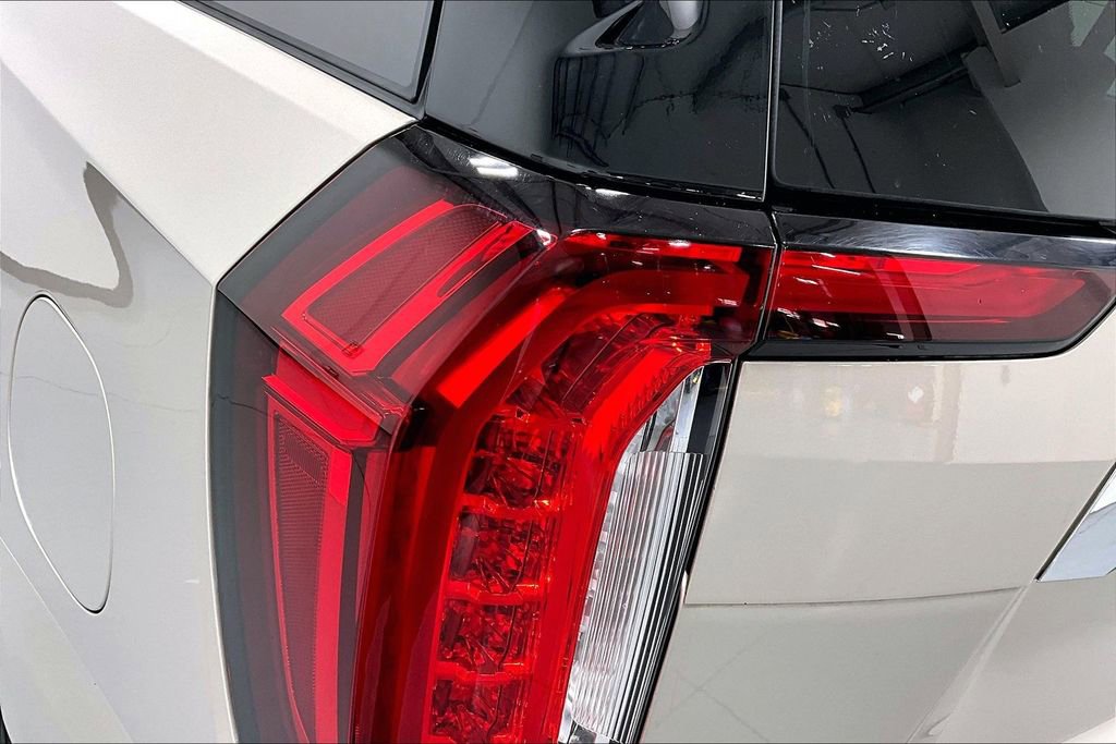 Used 2023 GMC Yukon SLT w/ SLT Luxury Package image 39