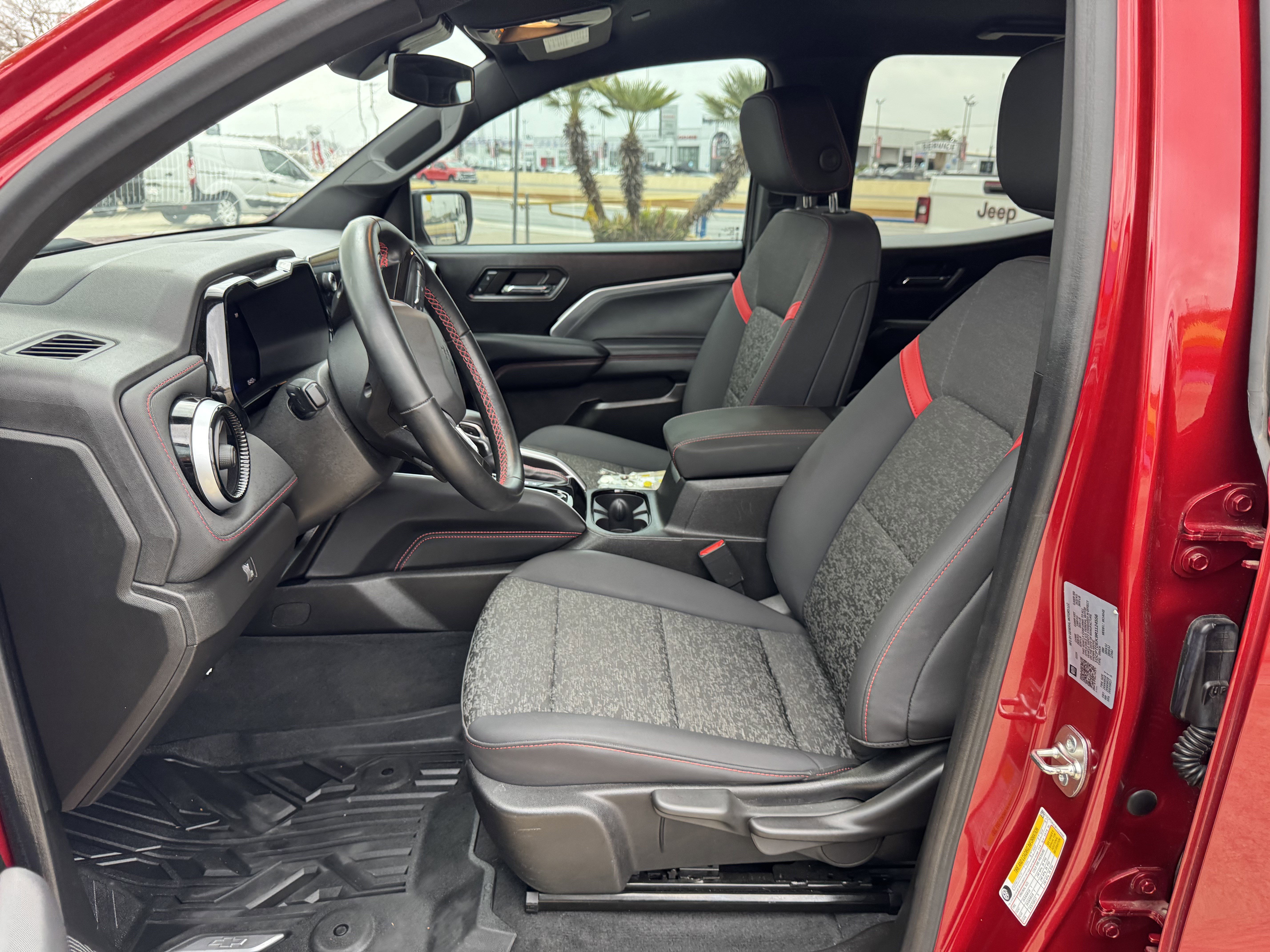 Used 2024 Chevrolet Colorado Z71 w/ Safety Package image 16