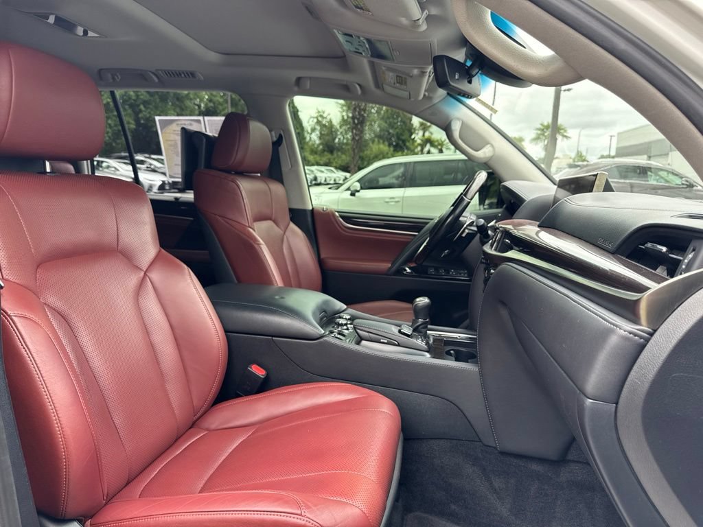 Used 2017 Lexus LX 570 4WD w/ Luxury Package image 21