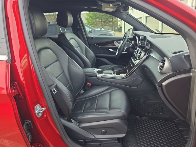 Used 2020 Mercedes-Benz GLC 300 4MATIC w/ AMG Line image 11