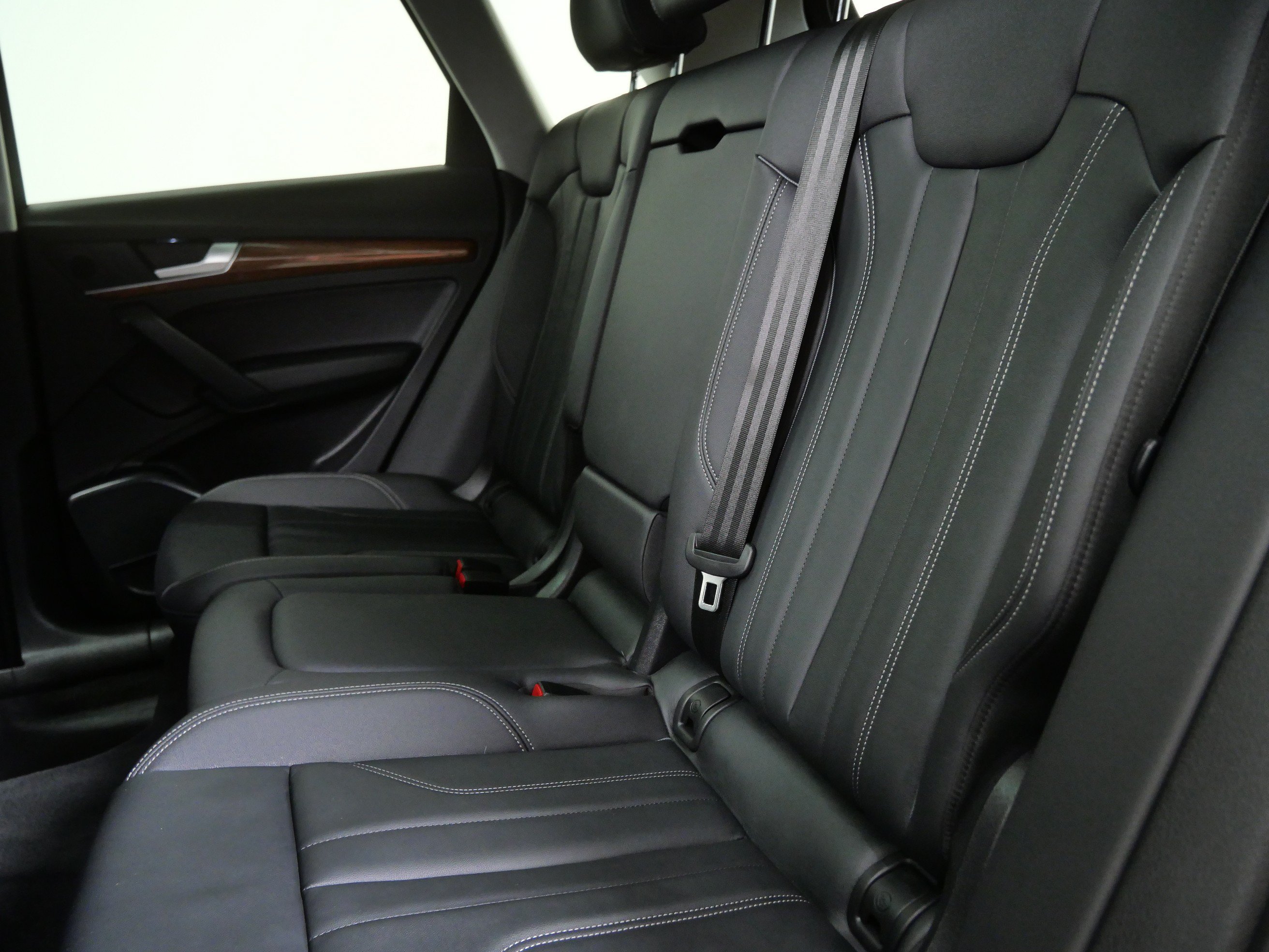 Used 2023 Audi Q5 e Premium w/ Convenience Package AWD/4WD image 17