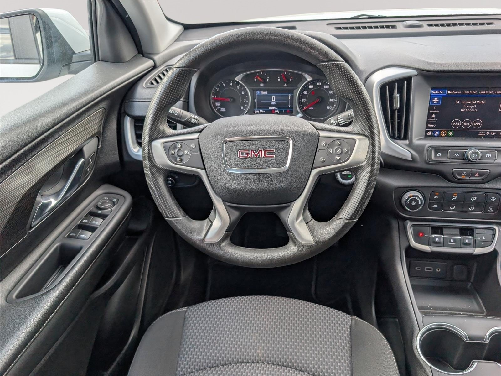 Used 2024 GMC Terrain SLE FWD image 16