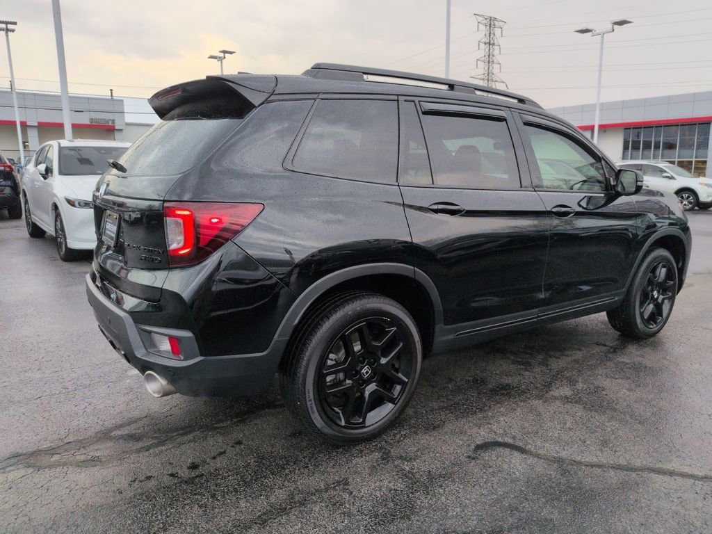 Used 2025 Honda Passport Black Edition image 5