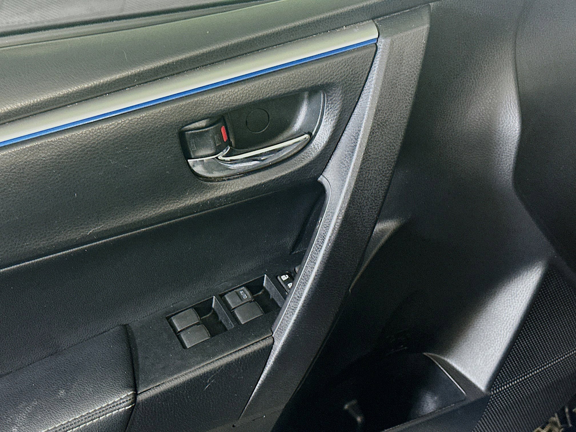 Used 2016 Toyota Corolla S FWD image 15