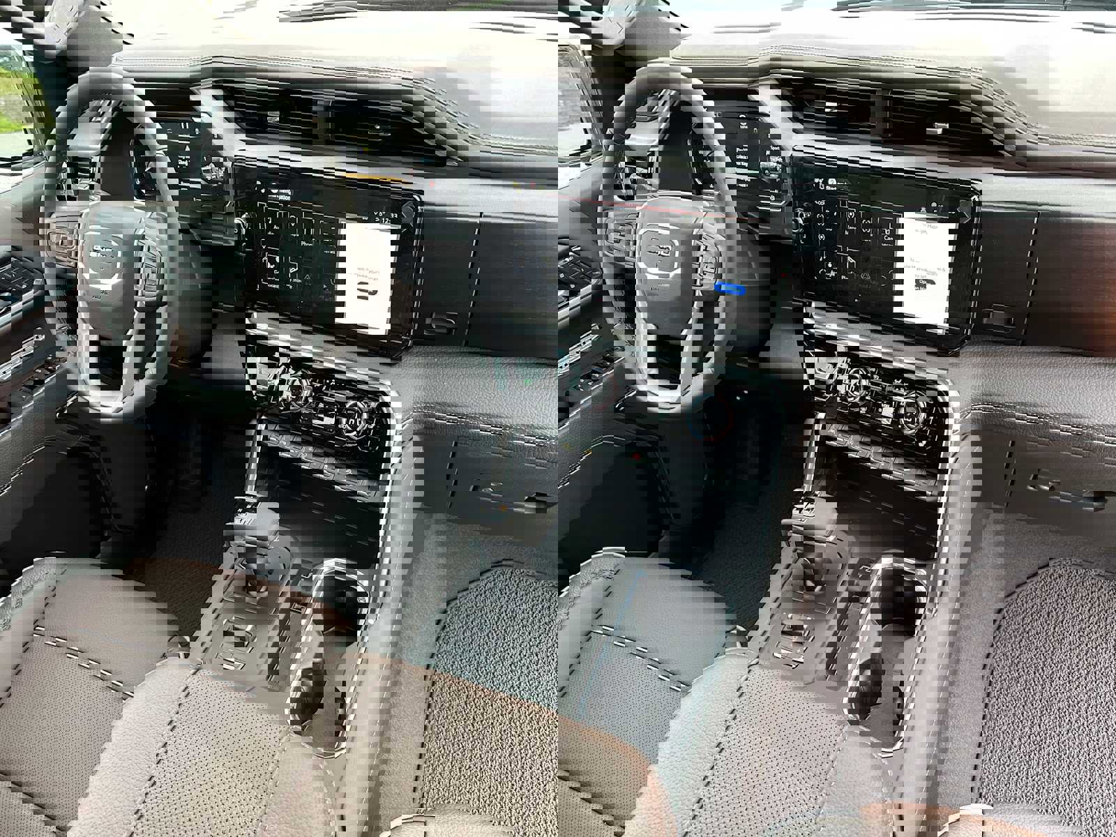 New 2026 GMC Sierra 1500 Denali w/ Denali Reserve Package image 11