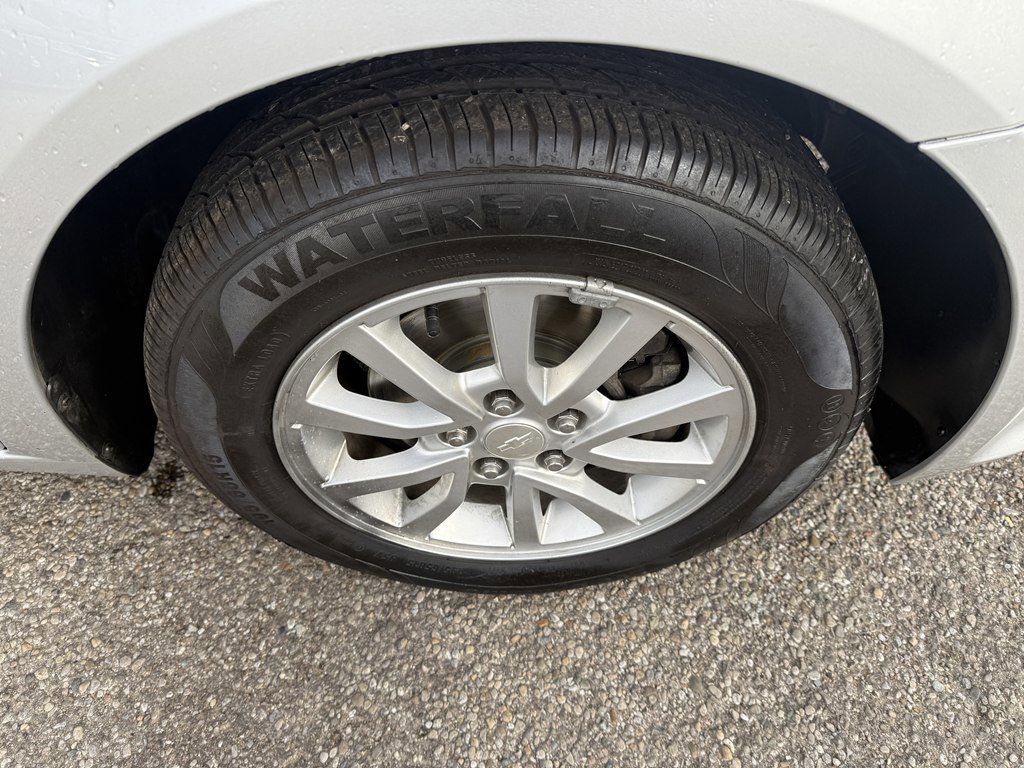 Used 2020 Chevrolet Sonic LT image 7