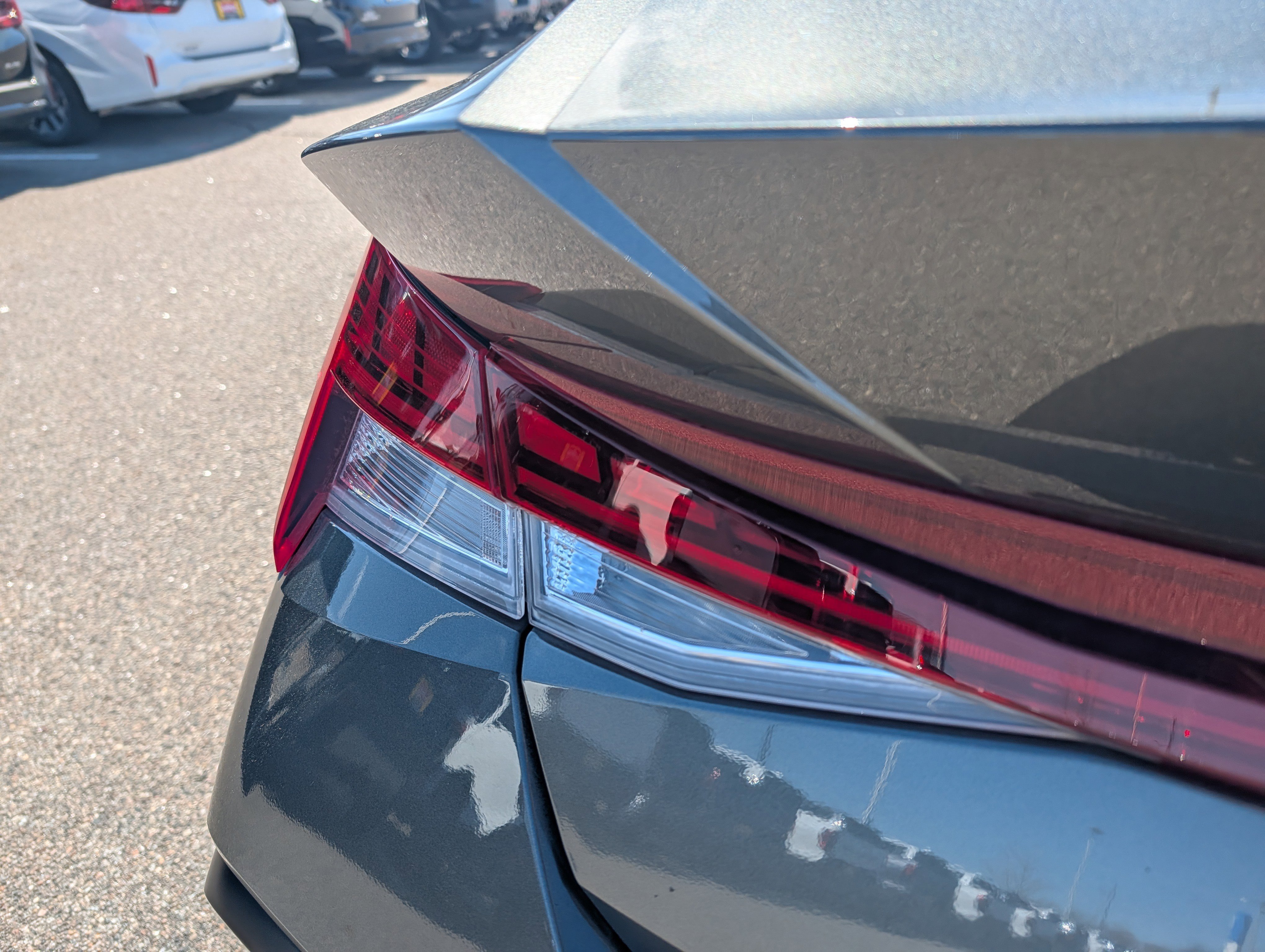 Used 2024 Hyundai Elantra Limited image 17