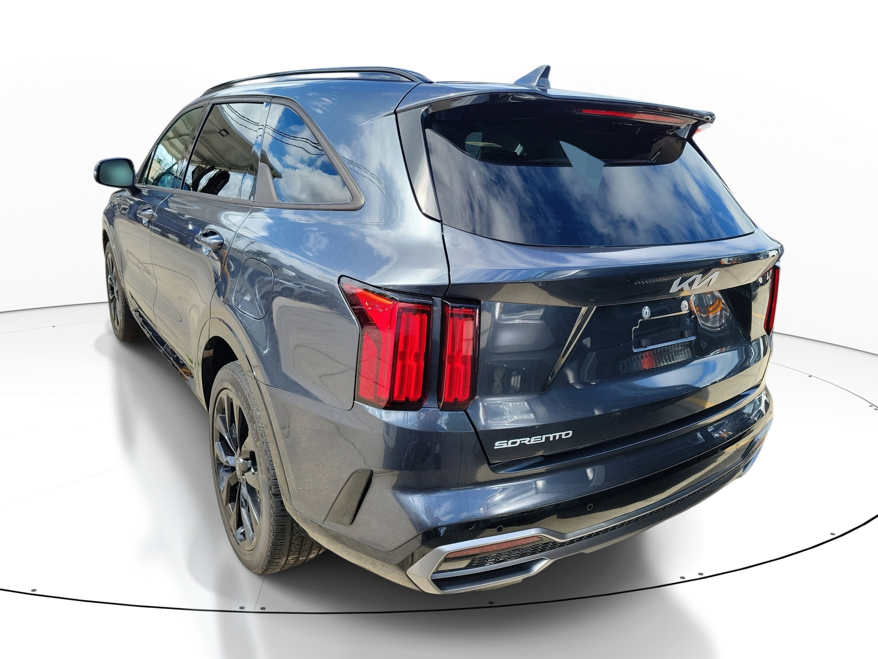 Used 2023 Kia Sorento SX image 4