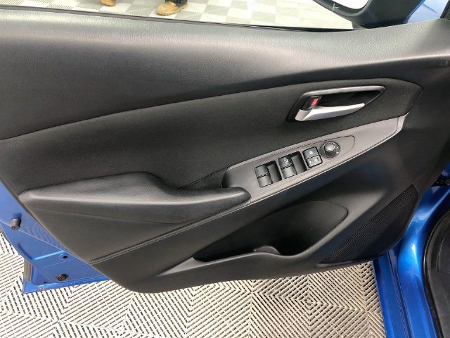 Used 2019 Toyota Yaris LE FWD image 12