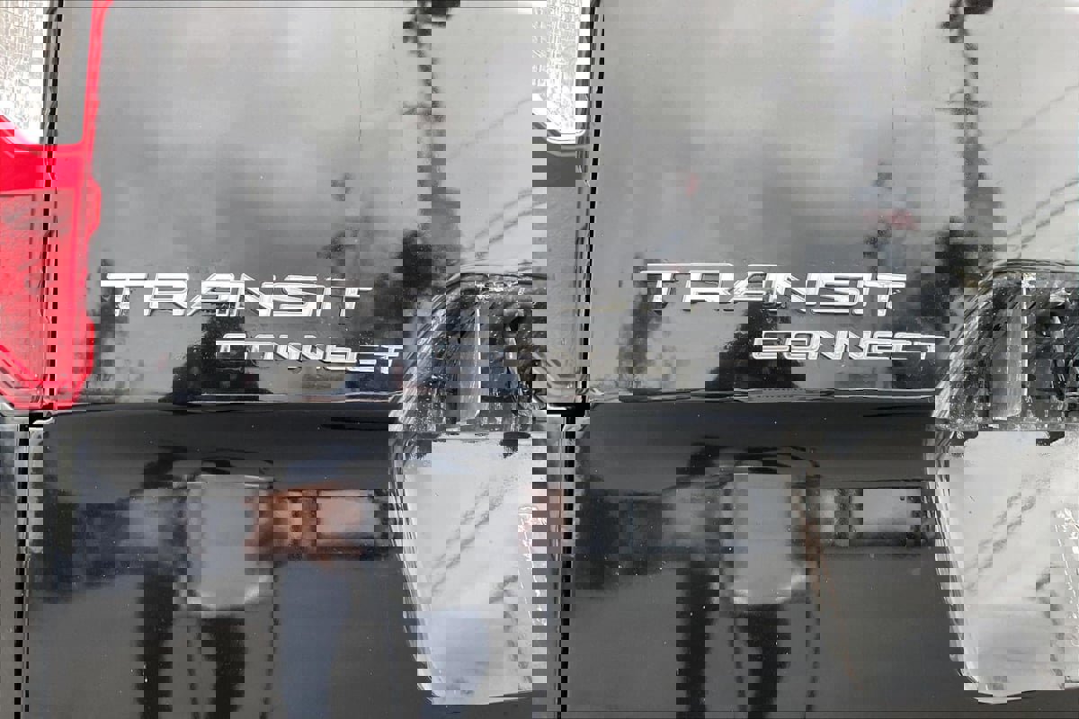 Used 2018 Ford Transit Connect XLT image 8