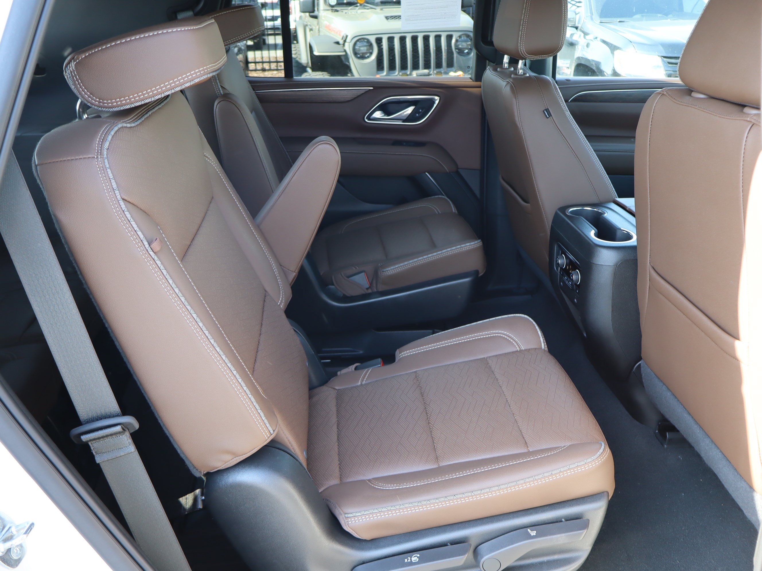 Used 2022 Chevrolet Tahoe High Country AWD/4WD image 39
