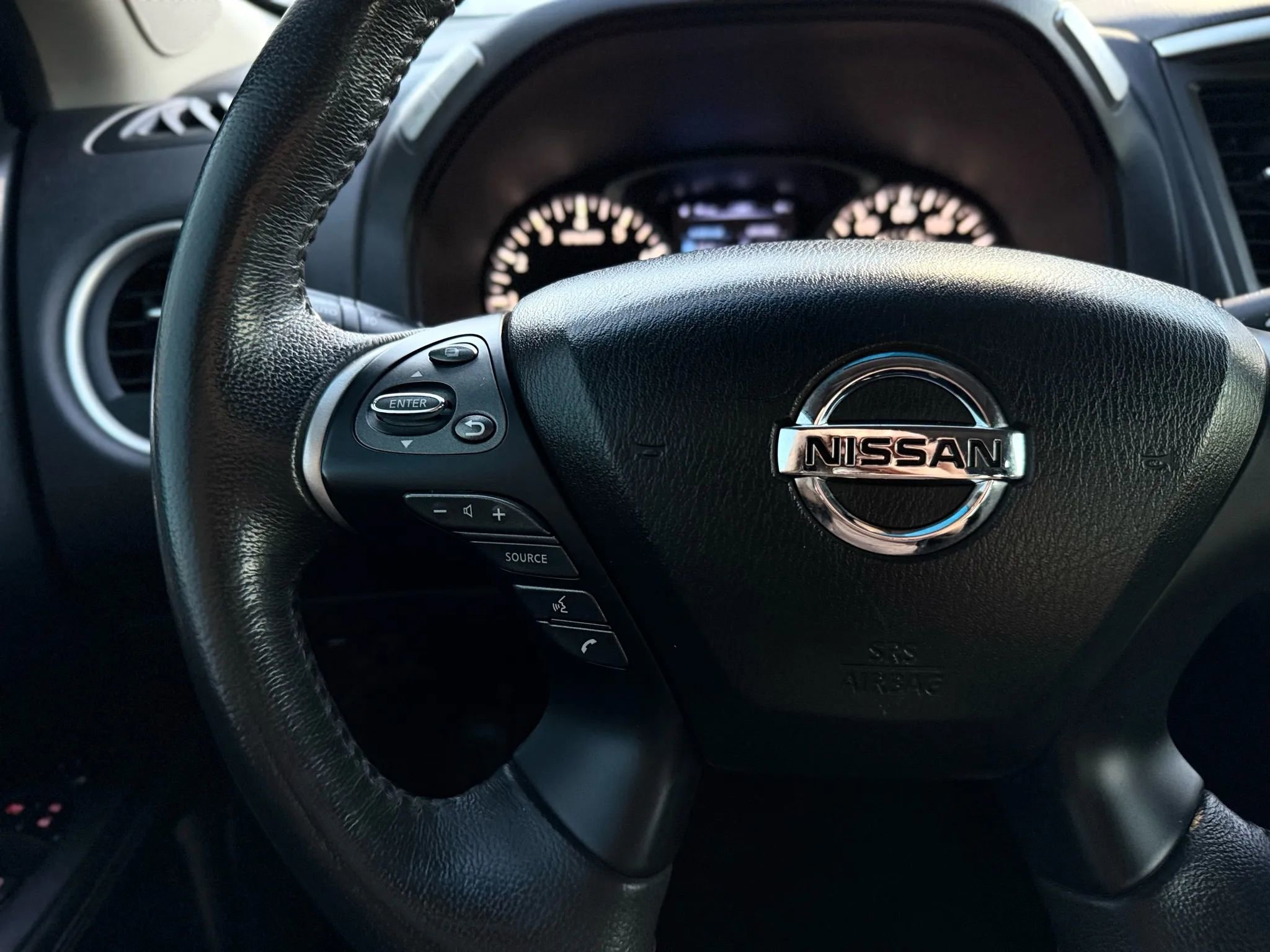 Used 2014 Nissan Pathfinder Platinum w/ Platinum Premium Package image 29