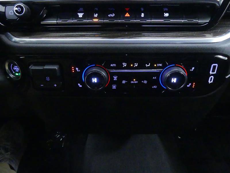 Used 2025 Chevrolet Silverado 3500 LT image 17