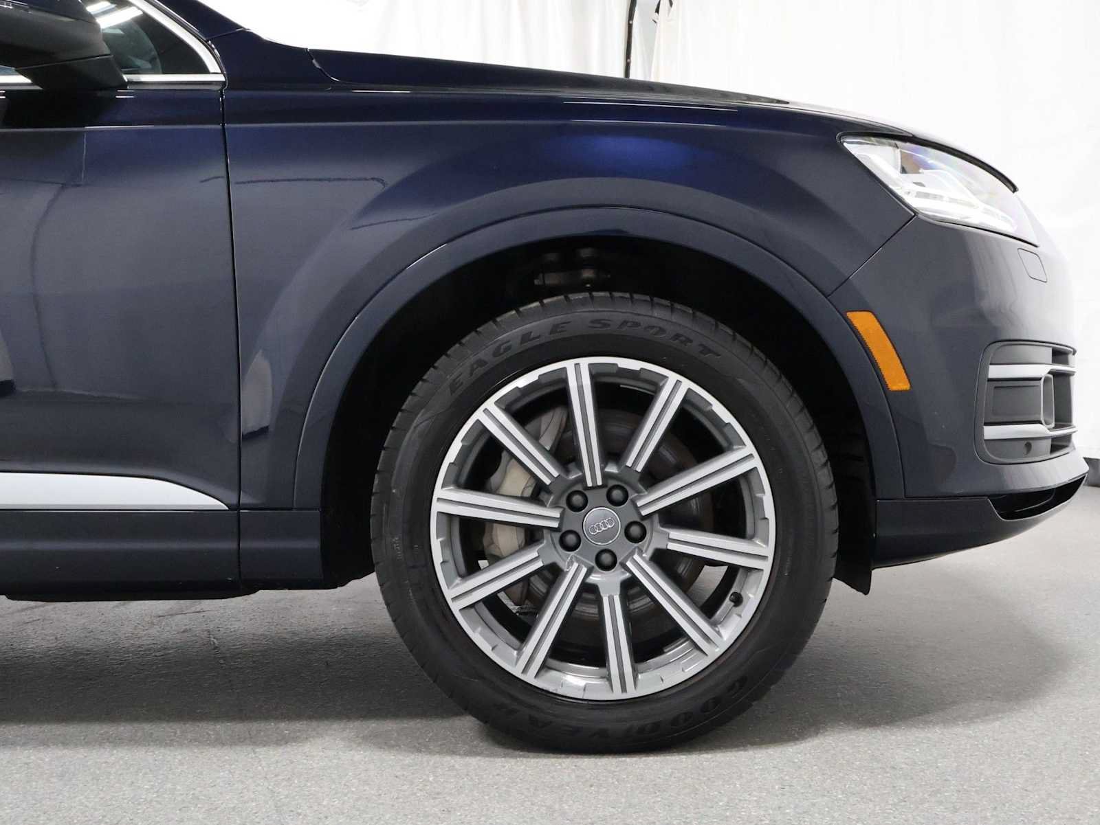 Used 2018 Audi Q7 3.0T Premium Plus w/ Premium Plus Package AWD/4WD image 11