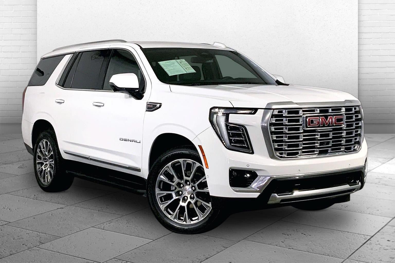 Used 2025 GMC Yukon Denali AWD/4WD image 1