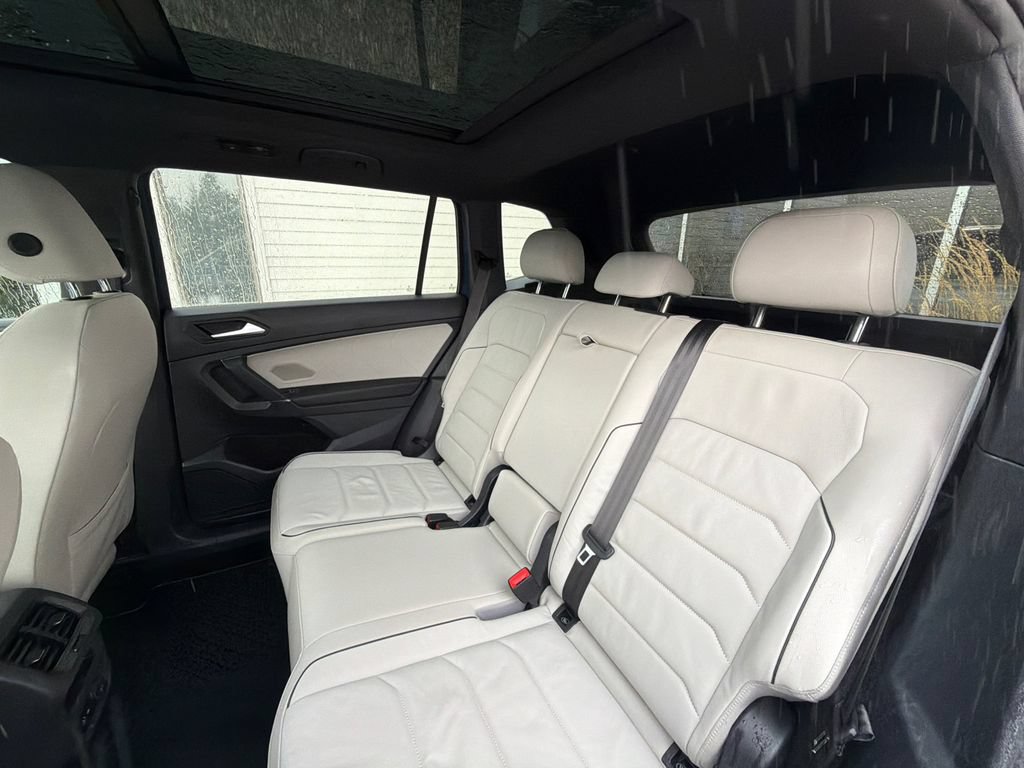 Used 2020 Volkswagen Tiguan SEL Premium R-Line AWD/4WD image 32