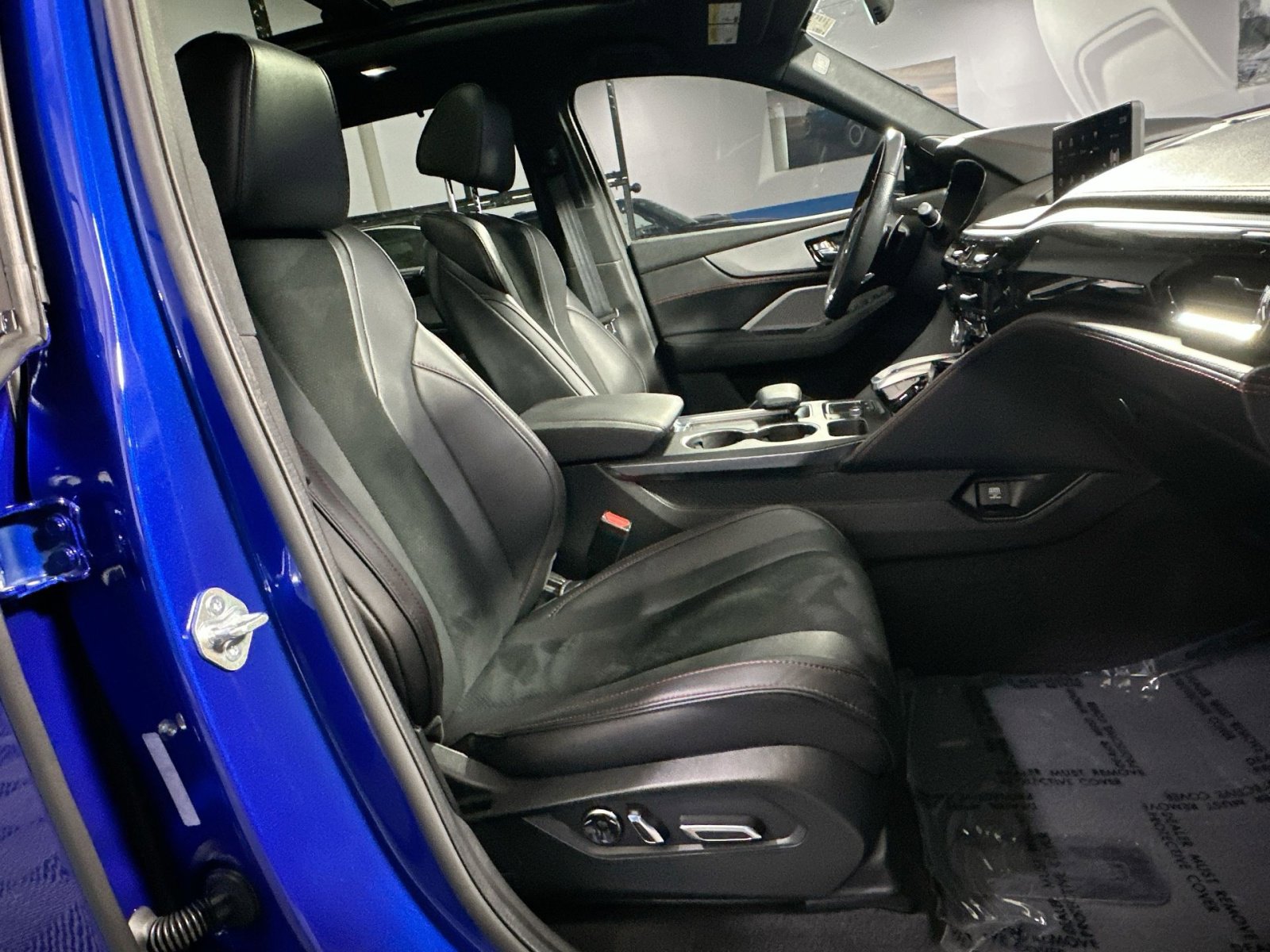 Used 2023 Acura MDX A-Spec image 38