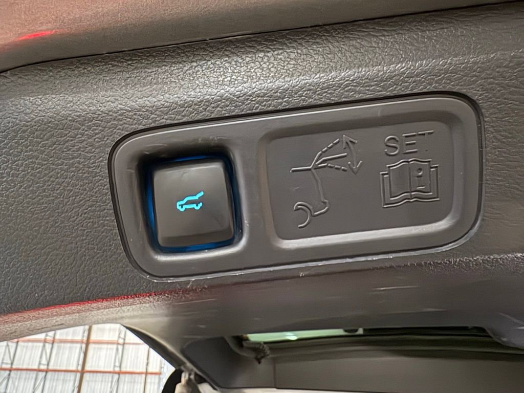 Used 2024 Ford Expedition XLT image 14