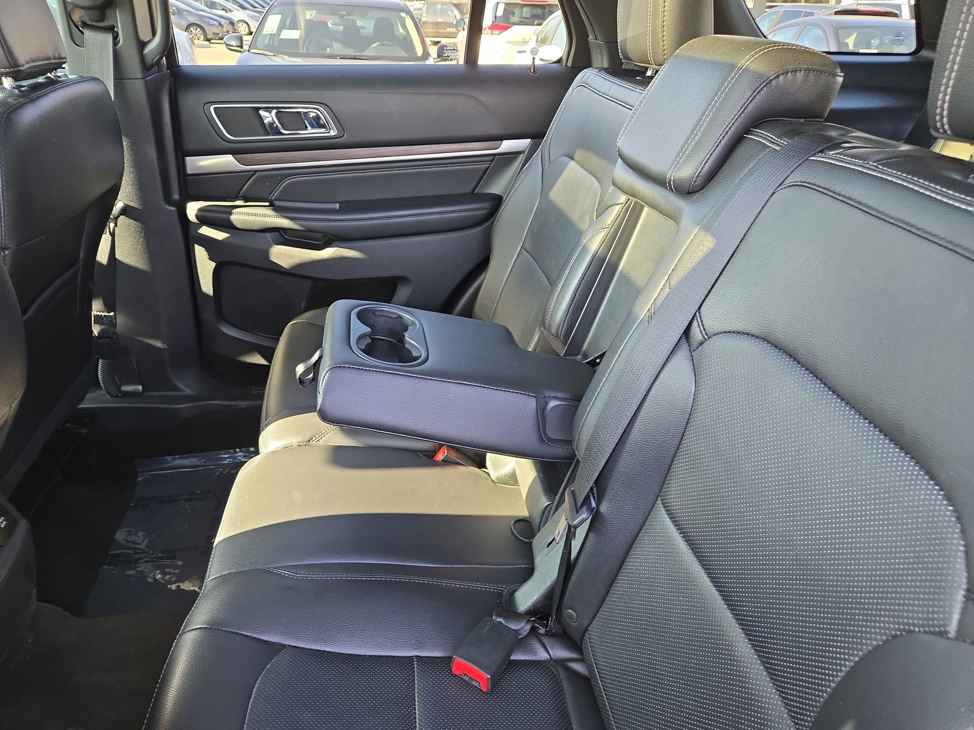 Used 2018 Ford Explorer Limited image 36