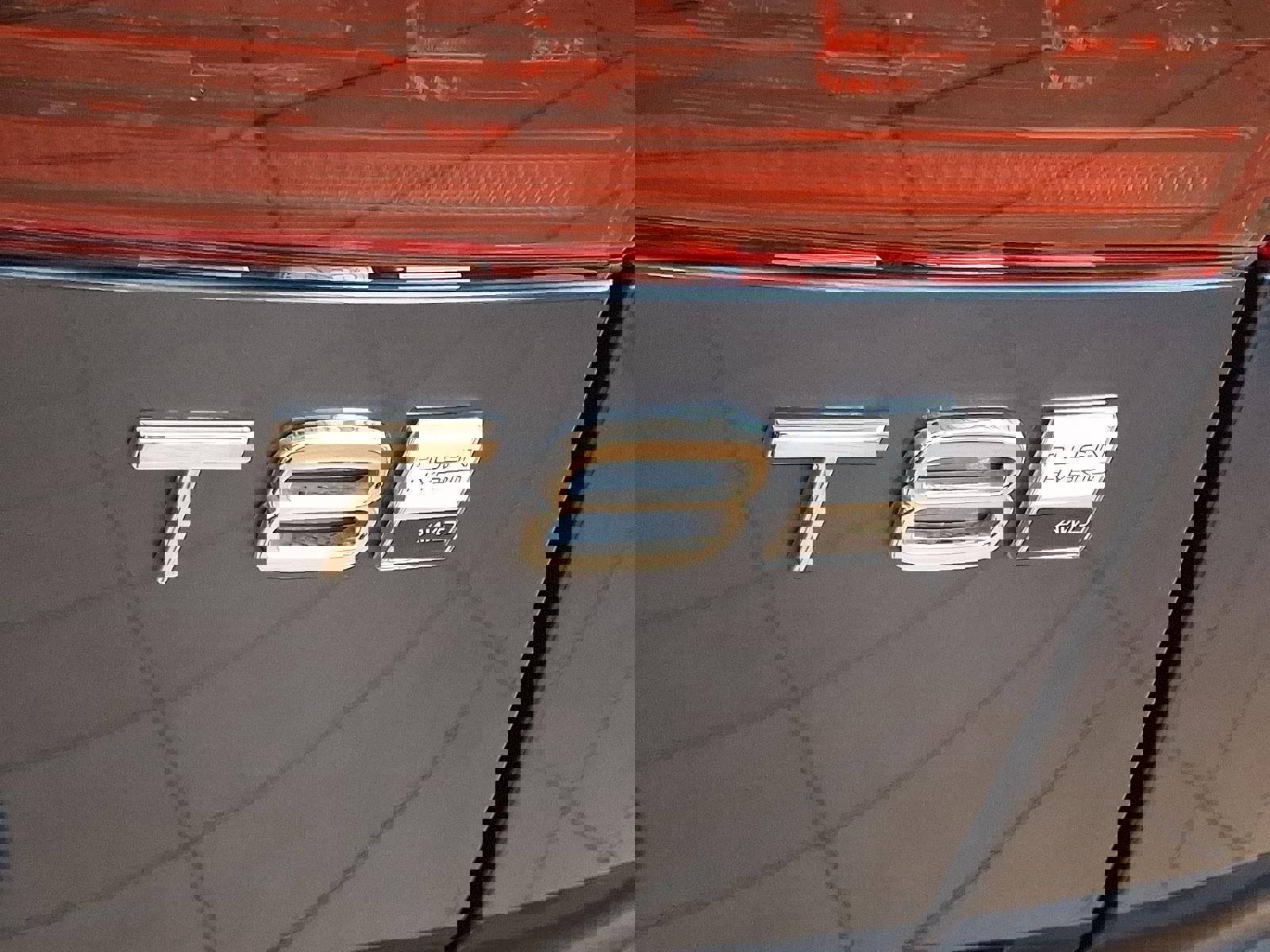 Used 2026 Volvo XC60 T8 Plus w/ Climate Package image 15