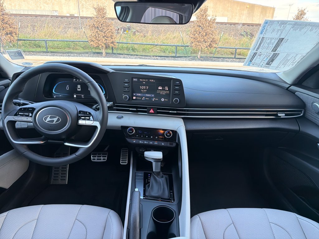 New 2026 Hyundai Elantra SEL Sport FWD image 20